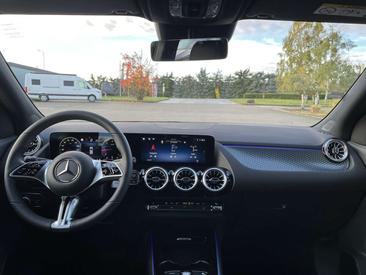 Mercedes GLA 200 200 Night — photo 11