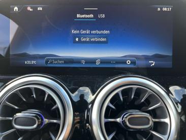 Mercedes GLA 200 200 Night — photo 24