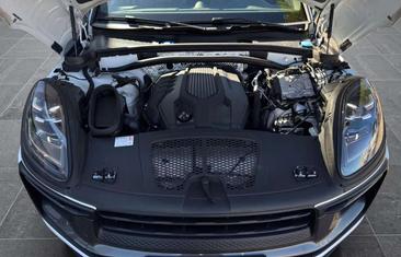 Porsche Macan T — photo 21