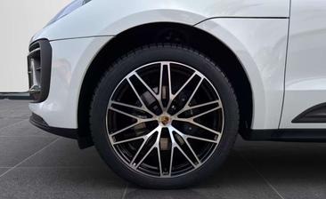 Porsche Macan T — photo 22