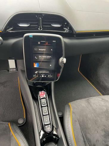 McLaren Artura — photo 11