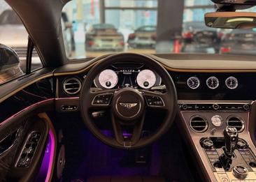 Bentley Continental GT W12 Mulliner — photo 23