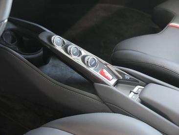 Ferrari F8 Tributo — photo 14