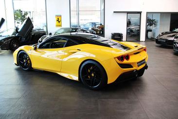Ferrari F8 Tributo — photo 17