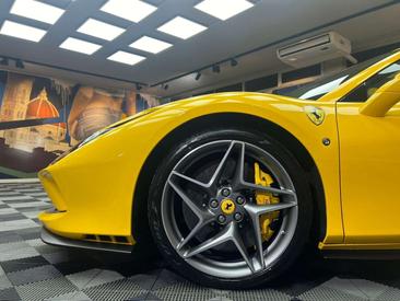 Ferrari F8 Spider — photo 8