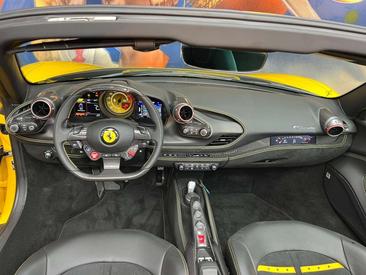 Ferrari F8 Spider — photo 10
