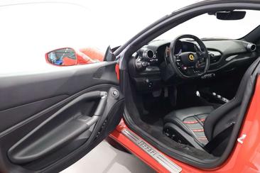 Ferrari F8 Tributo — photo 8