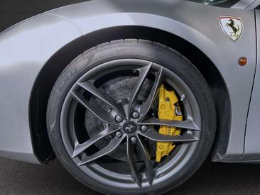 Ferrari 488 — photo 19