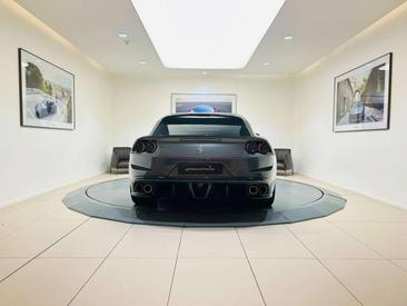 Ferrari GTC4Lusso — photo 7