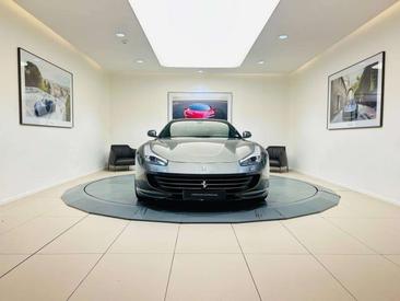 Ferrari GTC4Lusso — photo 10