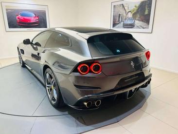 Ferrari GTC4Lusso — photo 16