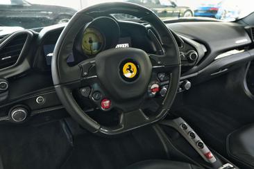 Ferrari 488 — photo 10