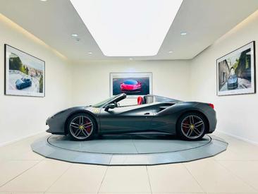Ferrari 488 — photo 2
