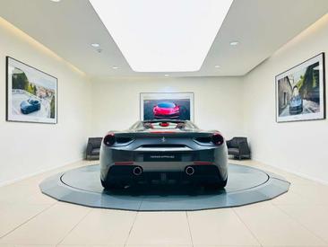 Ferrari 488 — photo 9