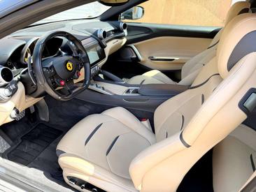 Ferrari GTC4Lusso — photo 8