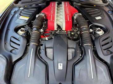 Ferrari GTC4Lusso — photo 11