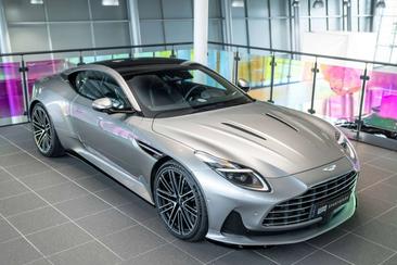 Aston Martin DB12 4.0 V8 — photo 6