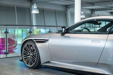 Aston Martin DB12 4.0 V8 — photo 22