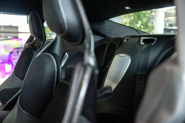 Aston Martin DB12 4.0 V8 — photo 31