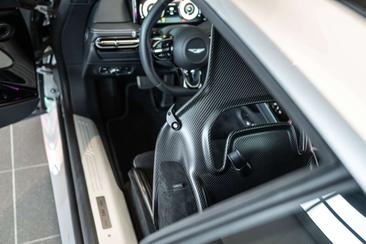 Aston Martin DB12 4.0 V8 — photo 33