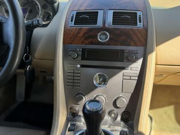 Aston Martin DB9 Coupe 5.9i — photo 11