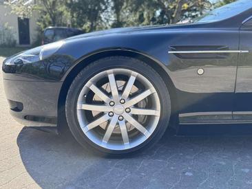 Aston Martin DB9 Coupe 5.9i — photo 28