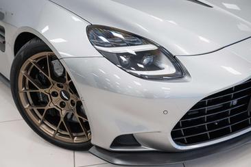 Aston Martin Vanquish Coupé Full Options — photo 38