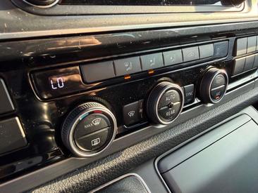 Volkswagen T6 Caravelle TDI — photo 9