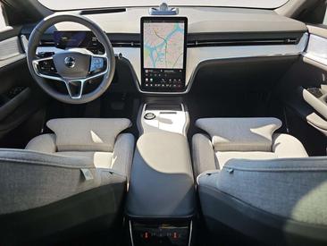 Volvo EX90 Twin Motor — photo 7