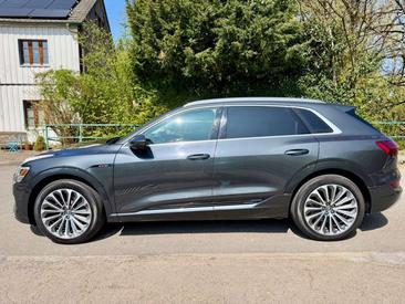 Audi E-tron Advanced 55 — photo 3