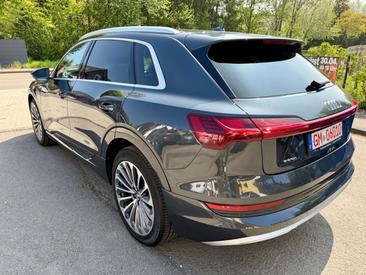 Audi E-tron Advanced 55 — photo 7