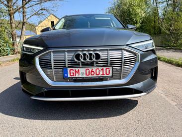 Audi E-tron Advanced 55 — photo 9
