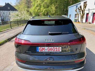 Audi E-tron Advanced 55 — photo 10