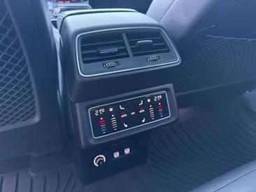 Audi E-tron Advanced 55 — photo 19