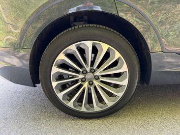 Audi E-tron Advanced 55 — photo 41