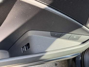Audi E-tron Advanced 55 — photo 45