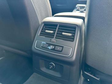 Audi A4 S Line Avant 40 TDI — photo 27