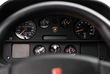 Lamborghini Diablo — photo 15
