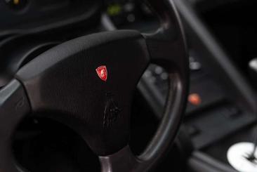 Lamborghini Diablo — photo 17