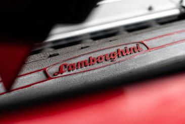 Lamborghini Diablo — photo 32