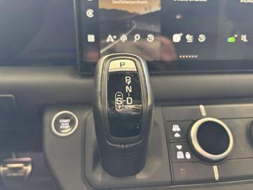 Land Rover Defender 110 X-Dynamic X 2.0 P400e — photo 16
