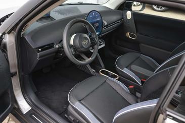 Mini Hatch Classic Cooper SE — photo 3