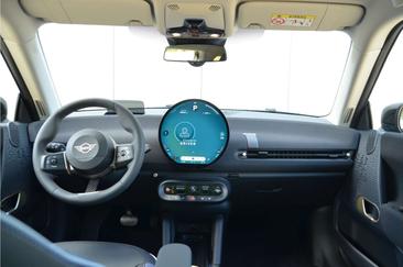 Mini Hatch Classic Cooper SE — photo 6