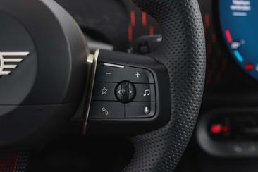 Mini Countryman JCW Cooper E — photo 13