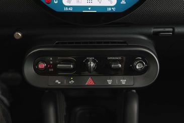 Mini Hatch Classic Cooper SE — photo 15