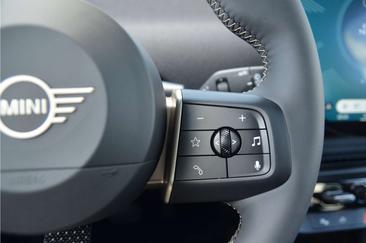 Mini Hatch Classic Cooper SE — photo 13