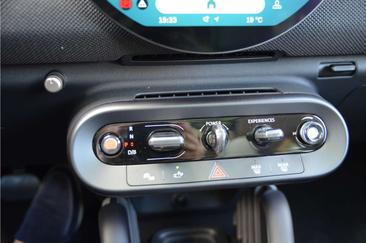 Mini Hatch Classic Cooper SE — photo 16