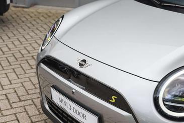Mini Hatch Classic Cooper SE — photo 28
