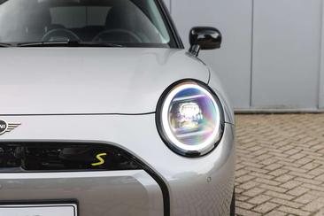 Mini Hatch Classic Cooper SE — photo 29