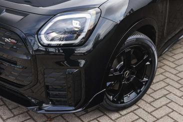 Mini Countryman JCW Cooper E — photo 26